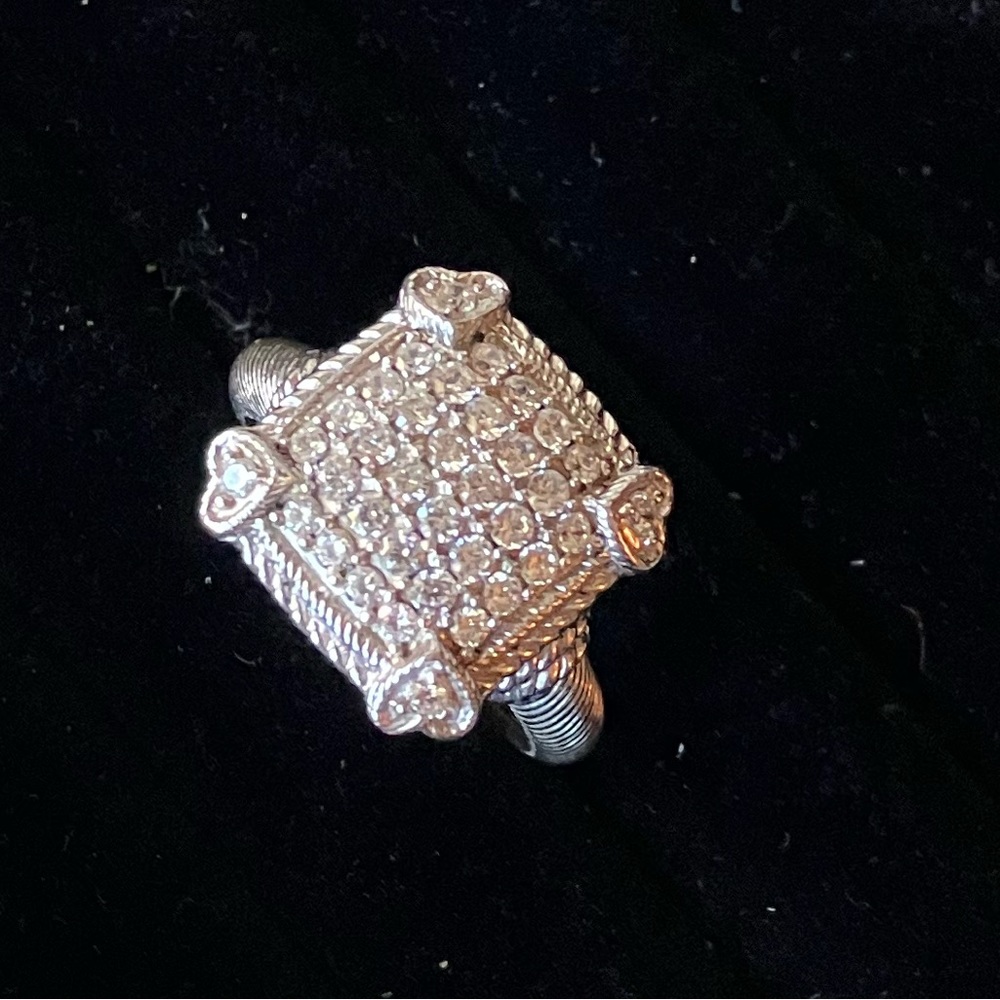Judith Ripka sz 8 sterling ring